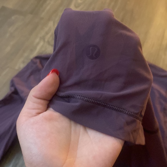 Like new Lululemon keyhole mesh long sleeve shirt size 4 in color grape thistle - Picture 5 of 8